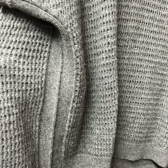 Neiman Marcus Cashmere Short Sleeve Sweater - Picture 5 of 5